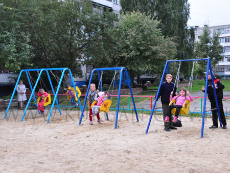 Двор по Перова 14.jpg Двор по Перова 14.jpg